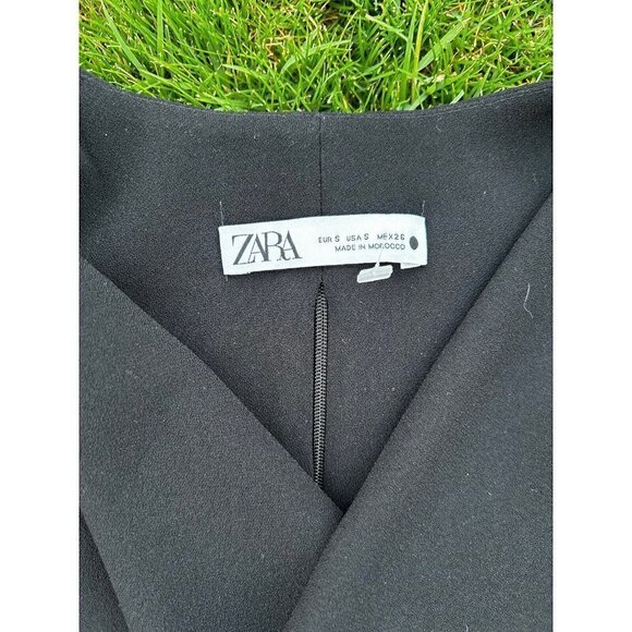 Zara Women's Flowy Neckline Sleeveless Blouse Top Solid Black Small - Picture 4 of 5